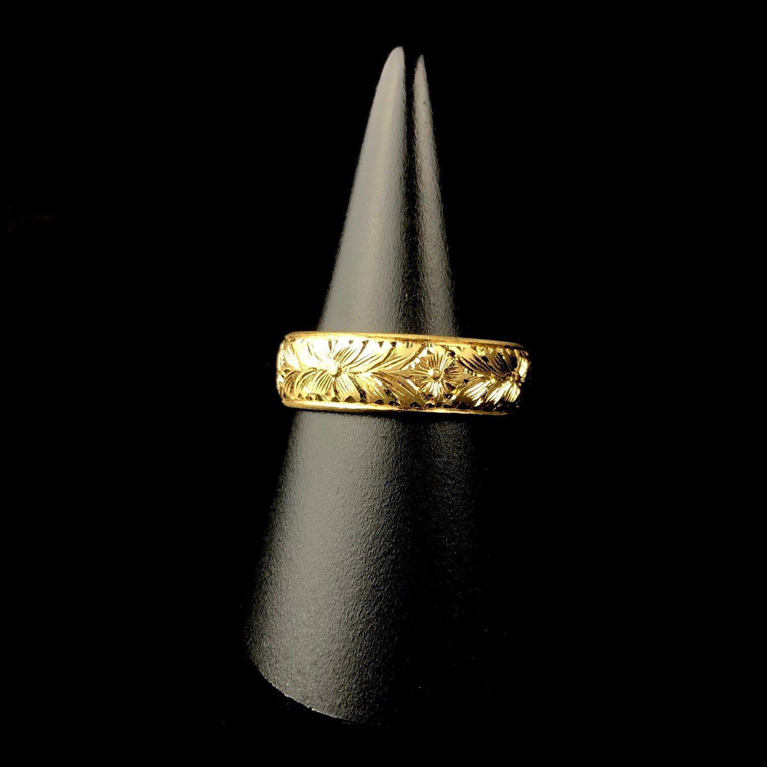 Engraved Forget Me Not Flower design on Engraved Wide Gold Band