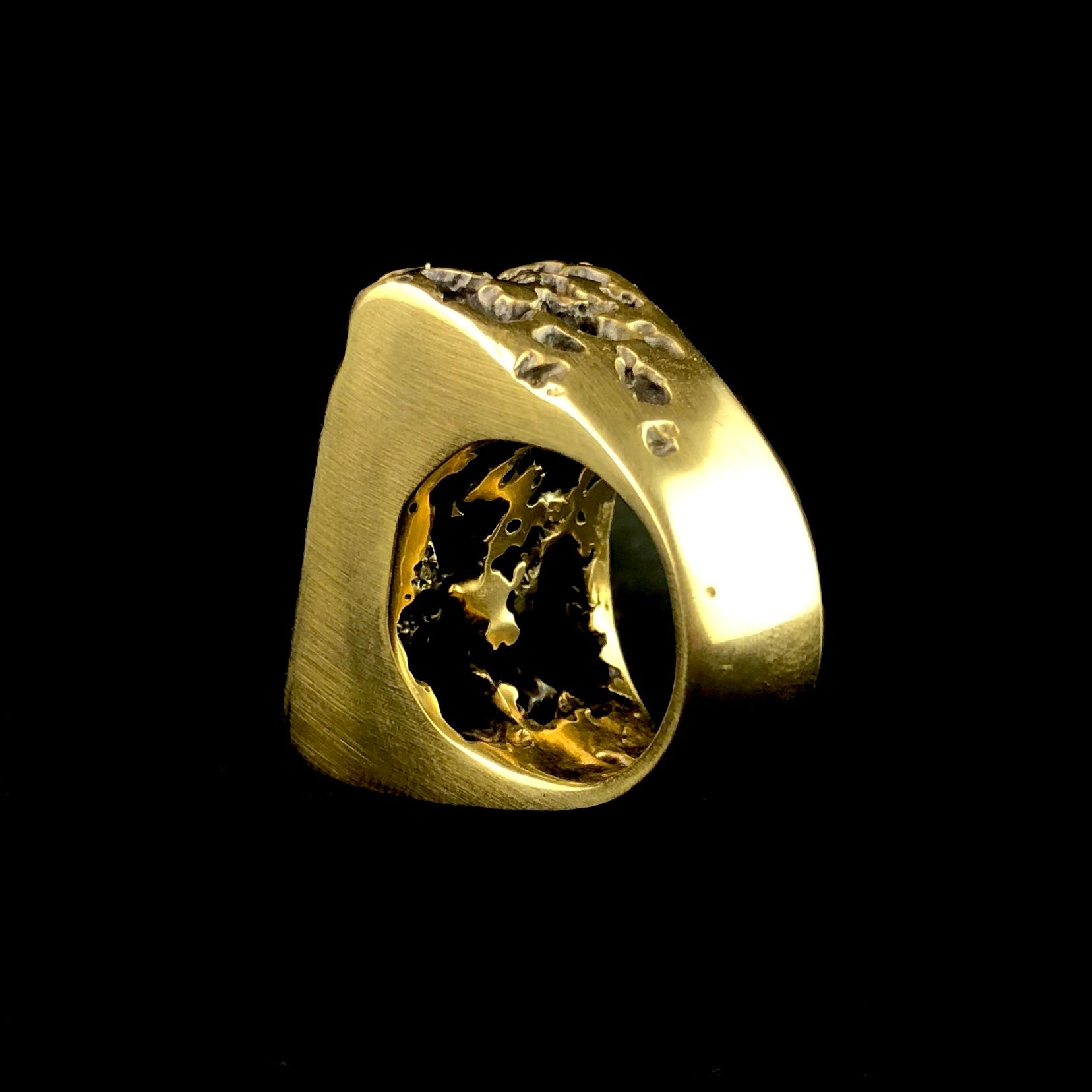 Back view of Atoll Ring
