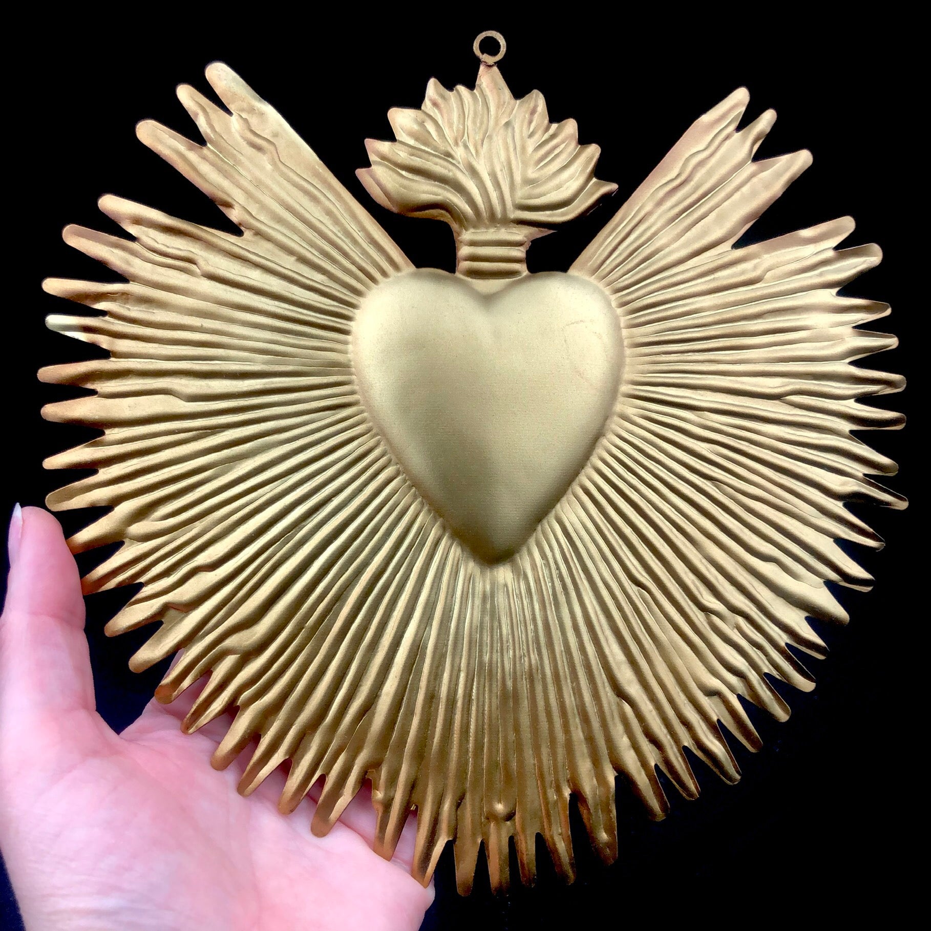 THE SACRED HEART/劇場としての手術 Radiating Sacred Heart