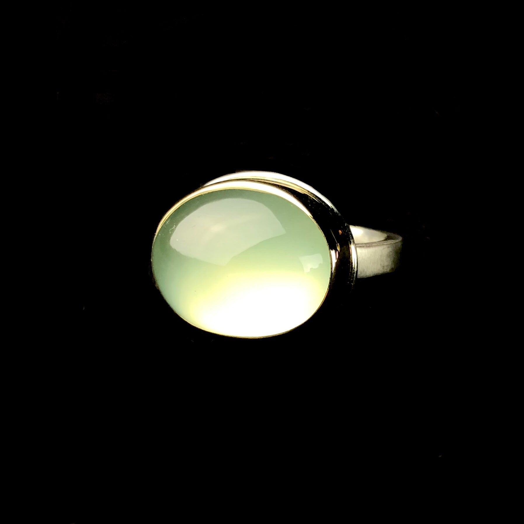 Oval shaped, light green prehnite stone ring