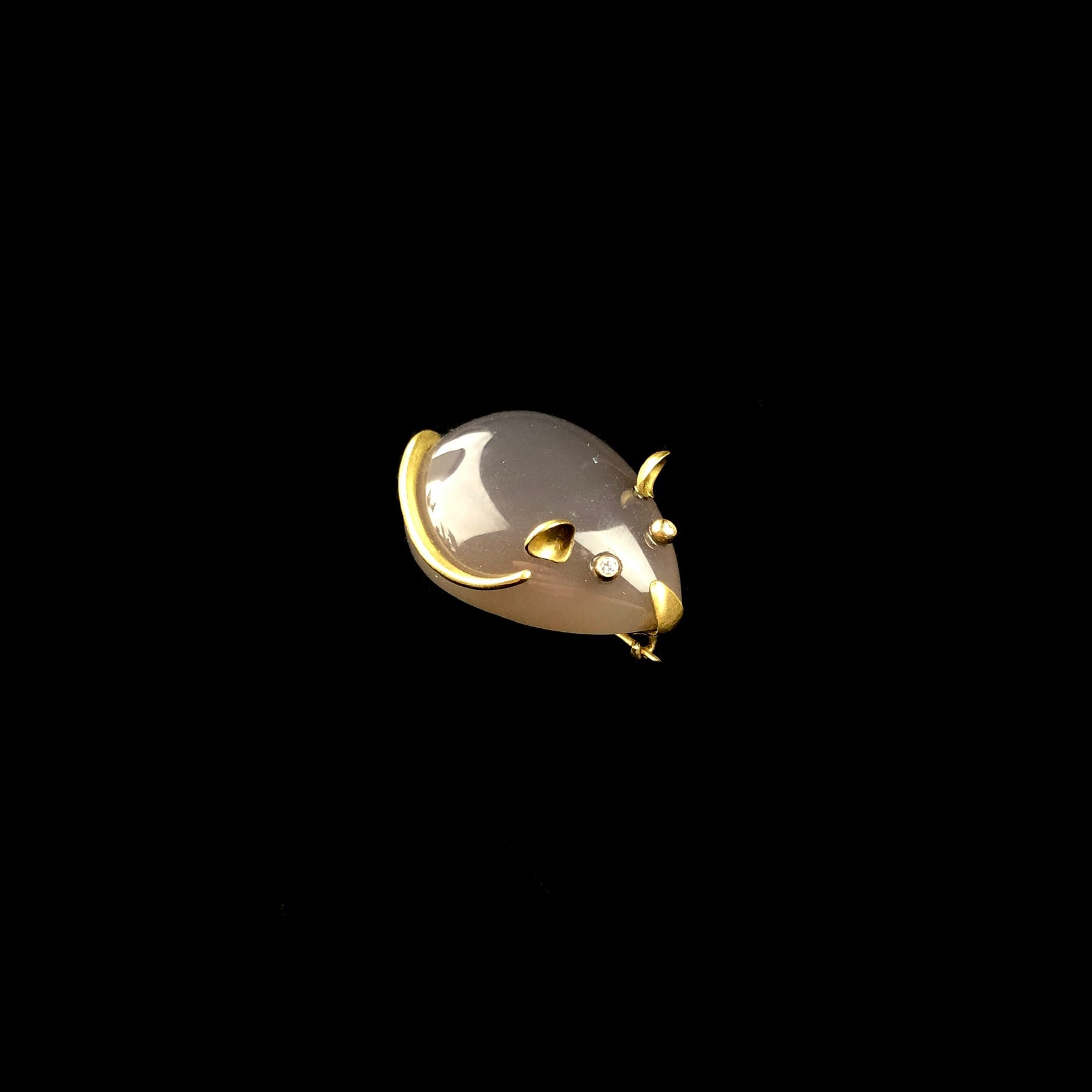 Front view of Mouse Brooch with gold tail, ears and nose