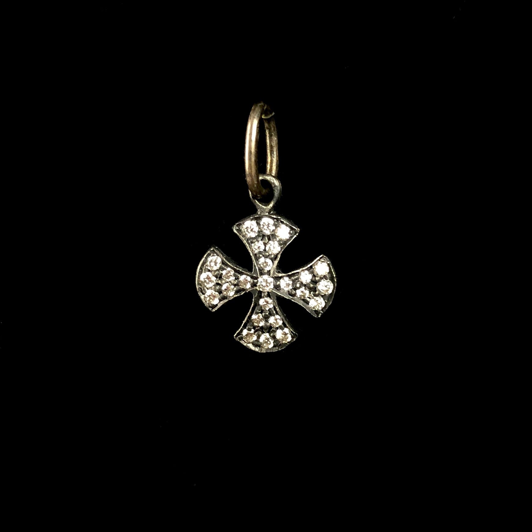 Briliant white diamond cross Maltese Charm