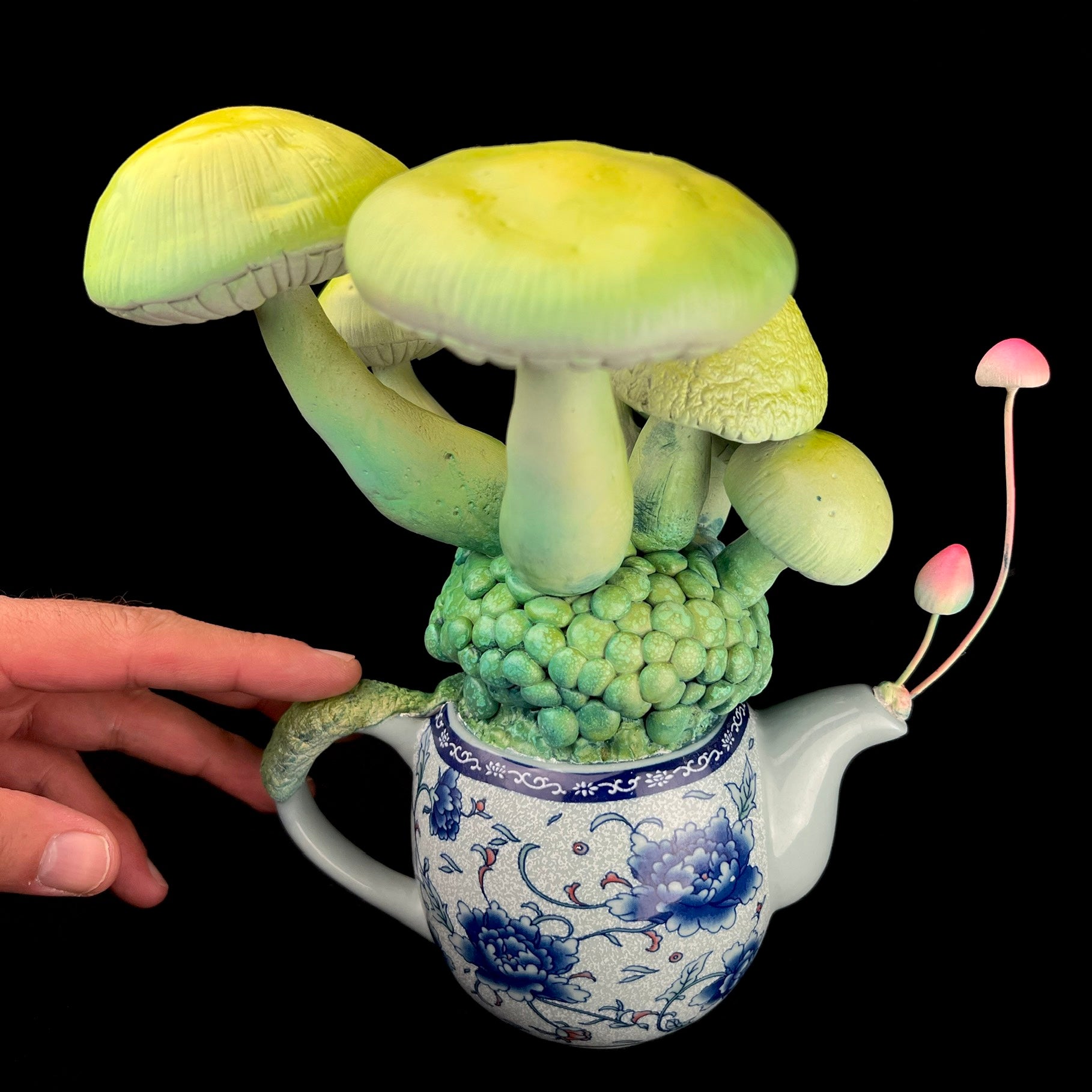 Side view of Mushroom Teapot