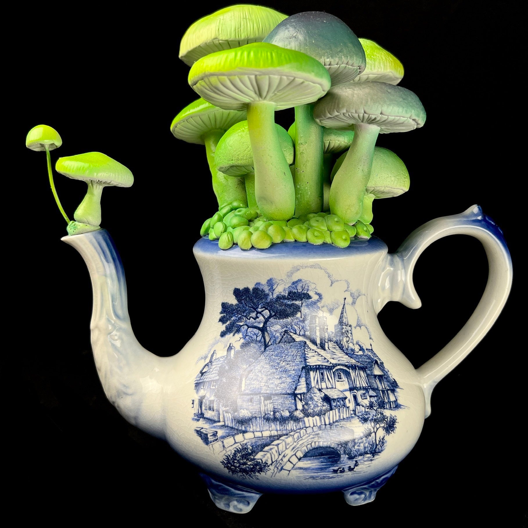 Front side view of Arthur Wood China Mushroom Teapot